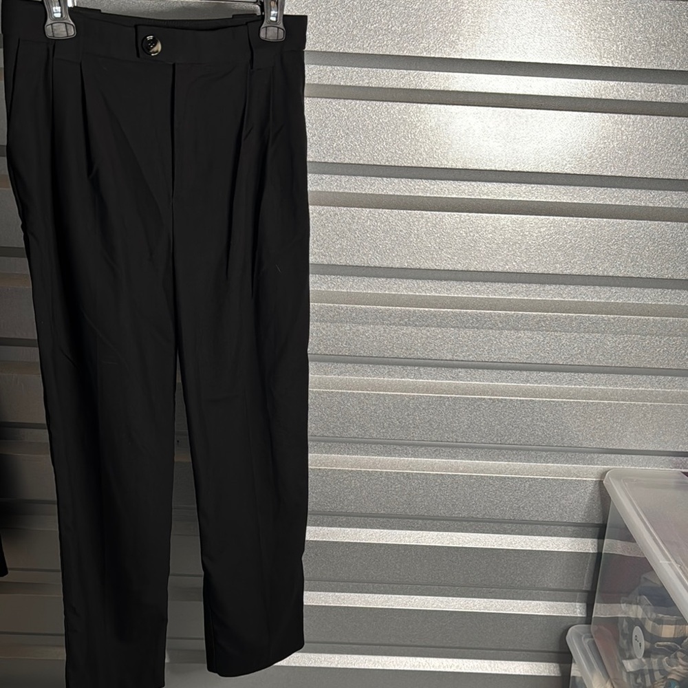Mango / MNG pleated Classic Black Dress Pants, Size 8